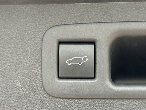 Used 2020 Toyota Highlander XLE image 33