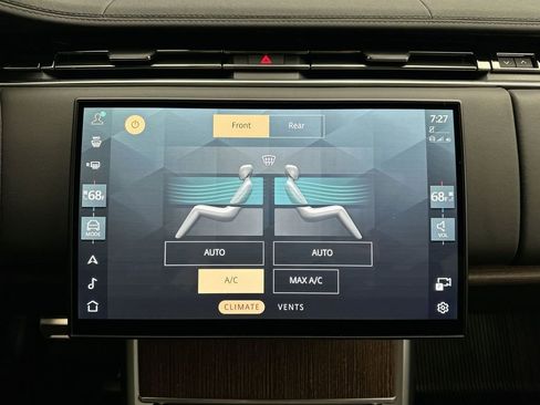 Used 2024 Land Rover Range Rover SE image 13
