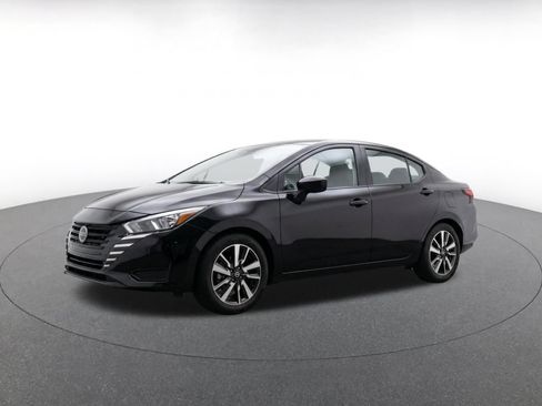 Used 2025 Nissan Versa SV FWD image 3