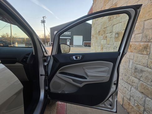 Used 2018 Ford EcoSport Titanium image 8