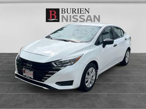 Used 2025 Nissan Versa S w/ Trunk Package FWD image 1