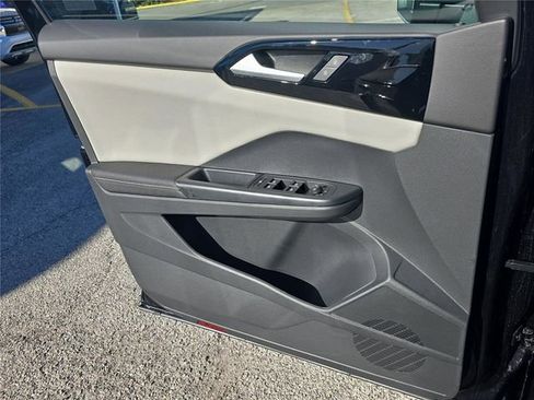 New 2026 Volkswagen Taos S image 15