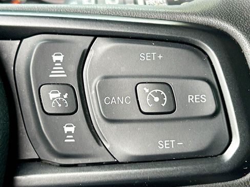 Used 2024 Jeep Wrangler Unlimited Sport AWD/4WD image 35