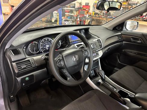 Used 2015 Honda Accord EX image 22
