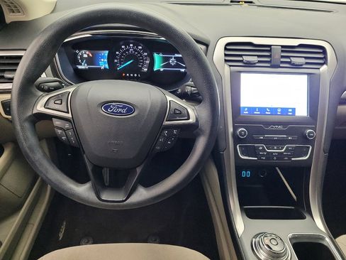 Used 2020 Ford Fusion SE image 22