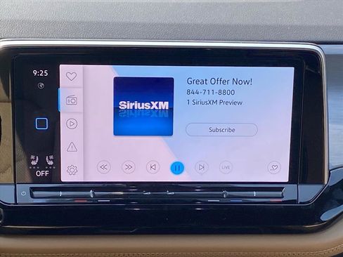 Certified 2025 Volkswagen Atlas Cross Sport SE image 9