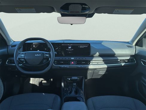 Certified 2025 Kia K4 EX image 32