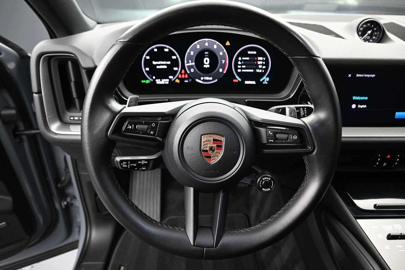 Certified 2024 Porsche Cayenne Coupe AWD/4WD image 9