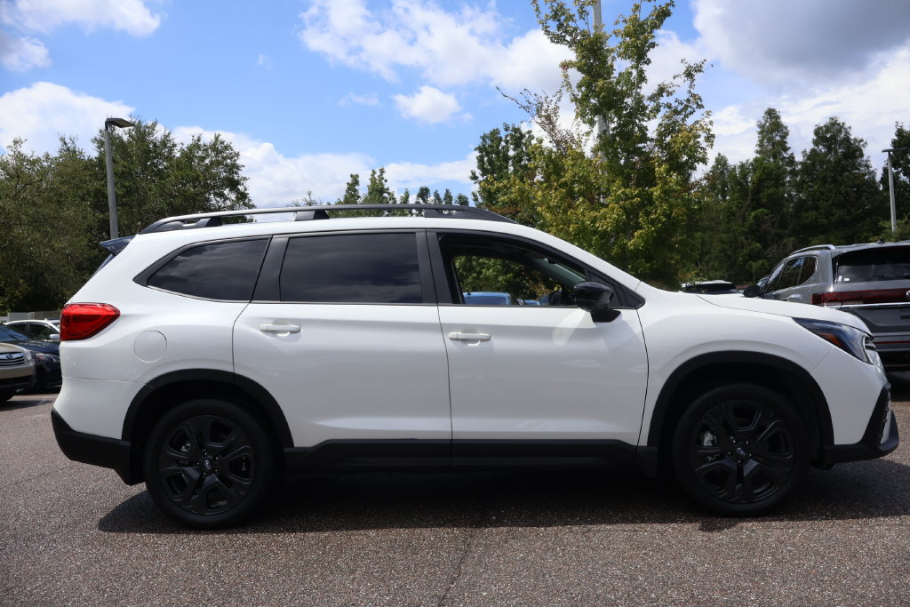 Certified 2025 Subaru Ascent Bronze Edition w/ Onyx Package AWD/4WD image 11