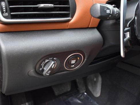 Used 2019 Maserati Levante S image 28