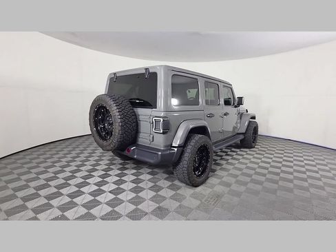 Used 2020 Jeep Wrangler Unlimited Sahara AWD/4WD image 38