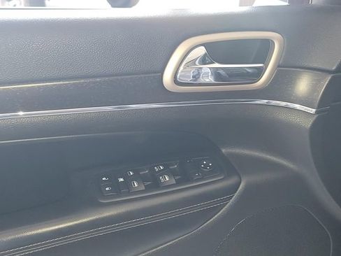 Used 2016 Jeep Grand Cherokee Limited AWD/4WD image 7