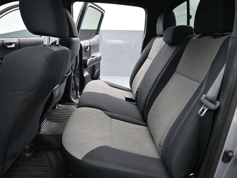 Used 2020 Toyota Tacoma TRD Off-Road image 15