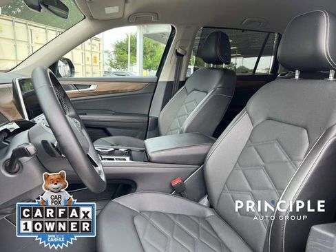 Used 2025 Volkswagen Atlas SE FWD image 15