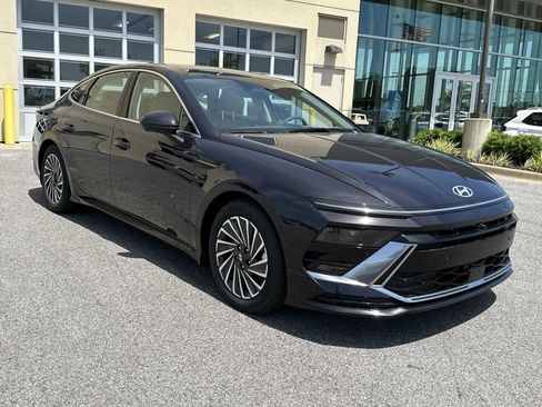 New 2026 Hyundai Sonata Limited FWD image 1