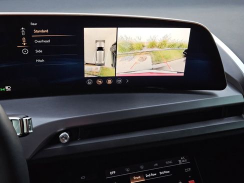 New 2026 Cadillac Vistiq Sport image 18