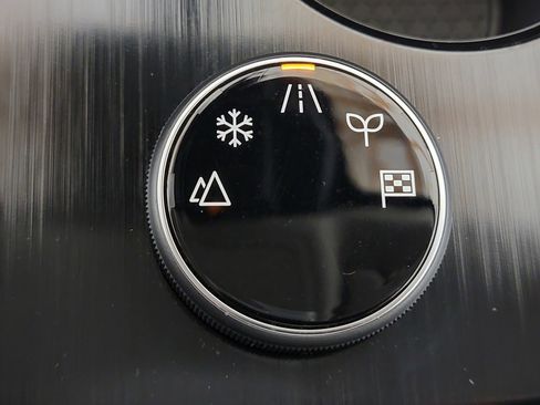 Used 2023 Nissan Rogue SV w/ SV Premium Package image 25