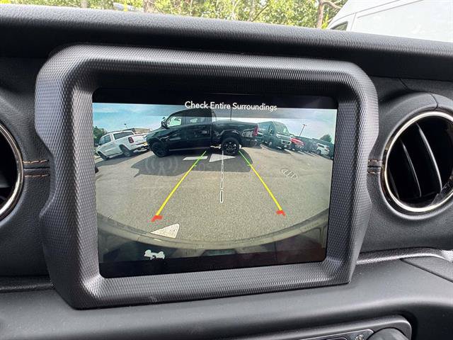 Used 2021 Jeep Wrangler Unlimited Sahara AWD/4WD image 10