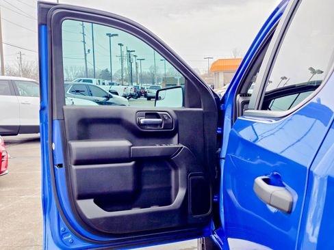 Used 2025 Chevrolet Silverado 1500 Custom w/ Turbomax Blackout Package image 29