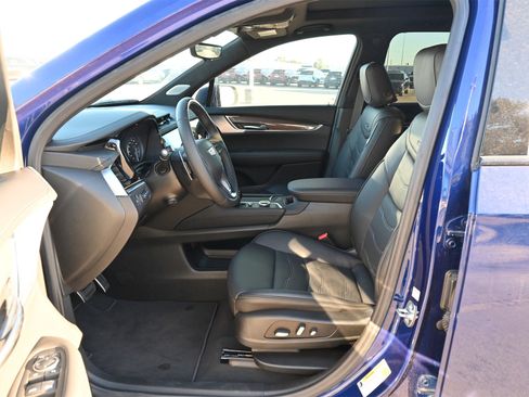 New 2025 Cadillac XT6 Sport w/ Platinum Package image 18