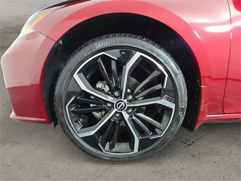 Used 2024 Nissan Altima 2.5 SR image 14