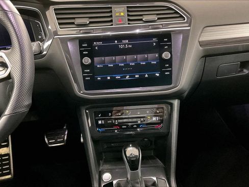Used 2023 Volkswagen Tiguan SEL R-Line image 9
