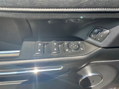 Used 2019 Ford Expedition XLT w/ Equipment Group 202A AWD/4WD image 10