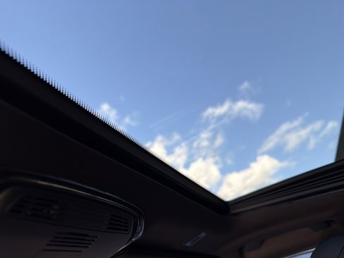 Certified 2023 BMW 540i w/ M Sport Package image 18