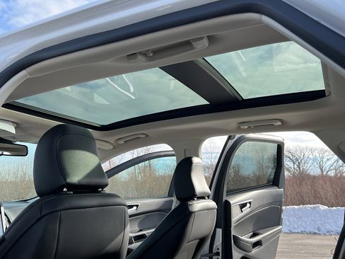 Used 2024 Ford Edge SEL w/ Convenience Package image 38