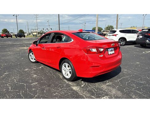 Used 2017 Chevrolet Cruze LT FWD image 5
