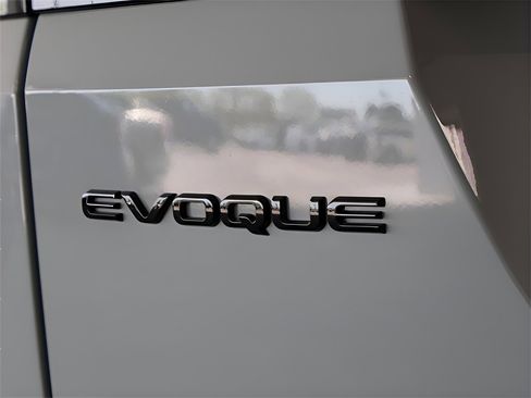 New 2026 Land Rover Range Rover Evoque Dynamic SE image 16