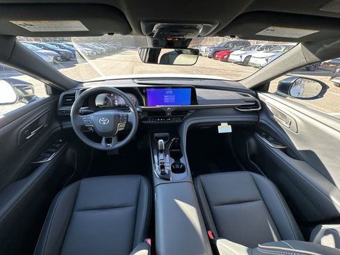 New 2026 Toyota Crown XLE image 32