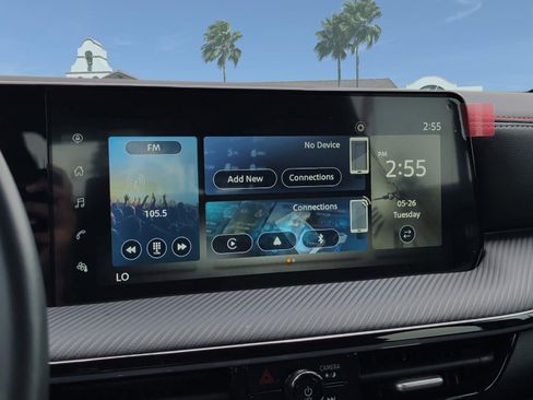 Used 2025 Nissan Kicks SR FWD image 18