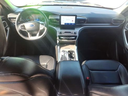 Used 2020 Ford Explorer XLT w/ Equipment Group 202A image 14