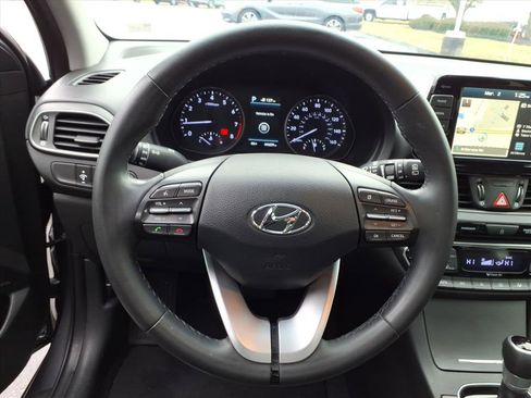 Used 2018 Hyundai Elantra GT w/ Tech Package 03 image 7