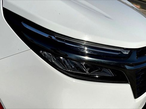 Used 2022 Chevrolet Equinox RS w/ RS Leather Package image 31