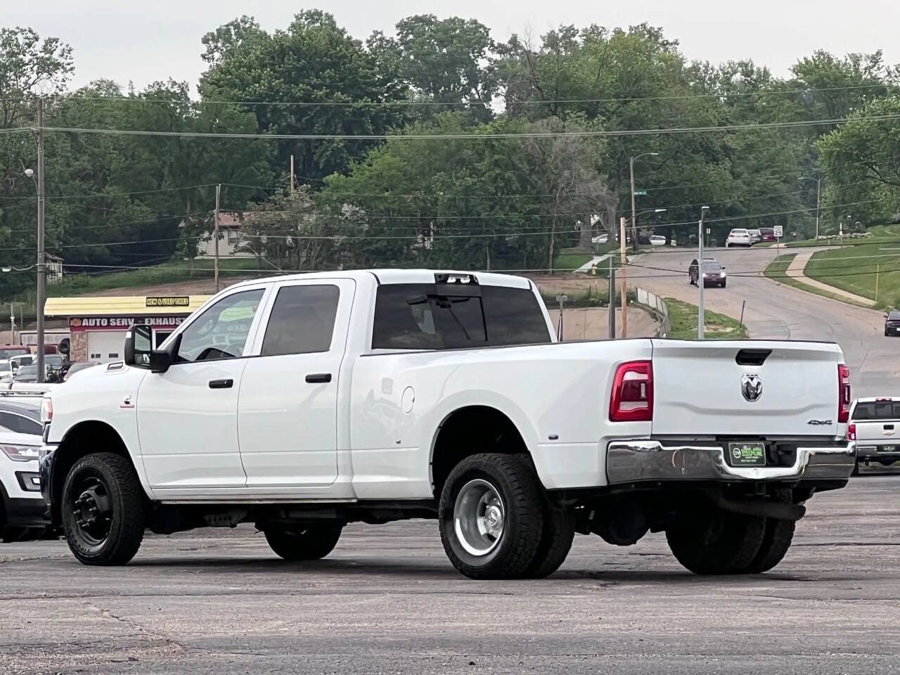 Used 2024 RAM 3500 Tradesman w/ Chrome Appearance Group AWD/4WD image 5