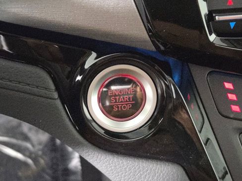 New 2026 Honda Odyssey Touring image 13