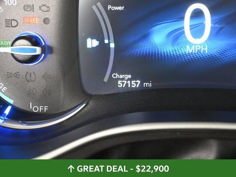 Used 2023 Chrysler Pacifica Touring-L FWD image 43