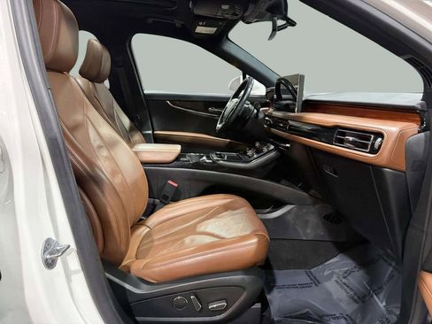 Certified 2022 Lincoln Nautilus Reserve image 25