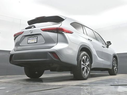 Used 2021 Toyota Highlander XLE FWD image 50