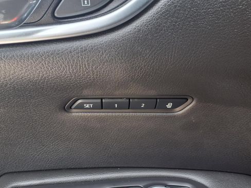 Used 2024 Cadillac XT6 Luxury FWD image 11