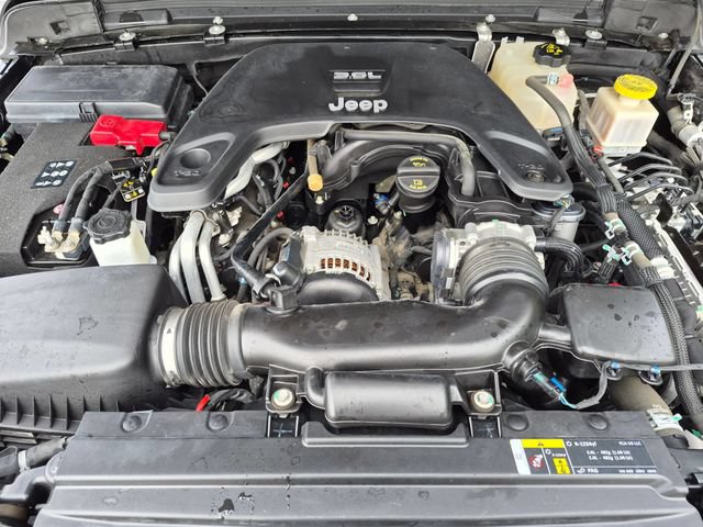 Used 2020 Jeep Gladiator Rubicon w/ Advanced Safety Group AWD/4WD image 23