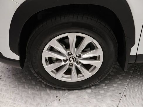 Used 2026 Toyota Corolla Cross LE FWD image 4