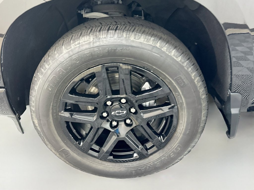 Used 2024 Chevrolet Silverado 1500 Custom AWD/4WD image 29