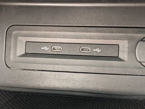 Used 2021 Volkswagen Atlas Cross Sport SE w/ Panoramic Sunroof Package image 28