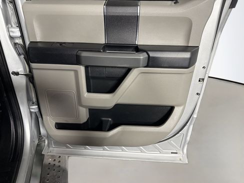 Used 2017 Ford F150 XLT RWD image 25