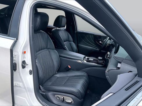 Certified 2024 Lexus LS 500 w/ Interior Upgrade Package RWD image 8
