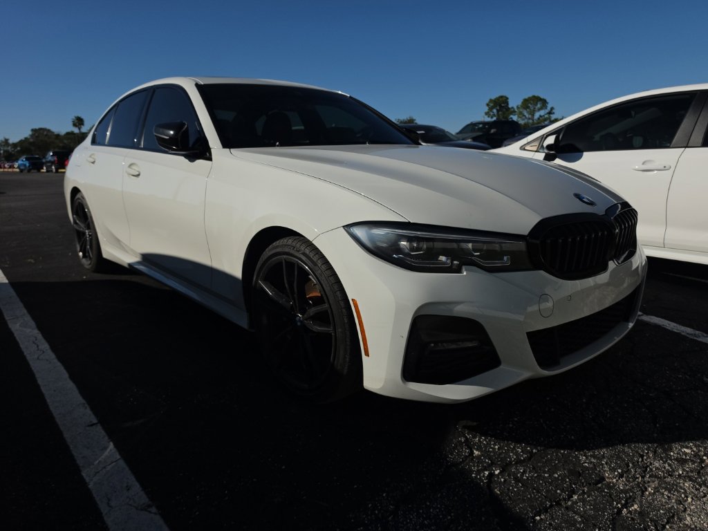 Used 2022 BMW 330i xDrive Sedan w/ M Sport Package AWD/4WD image 3