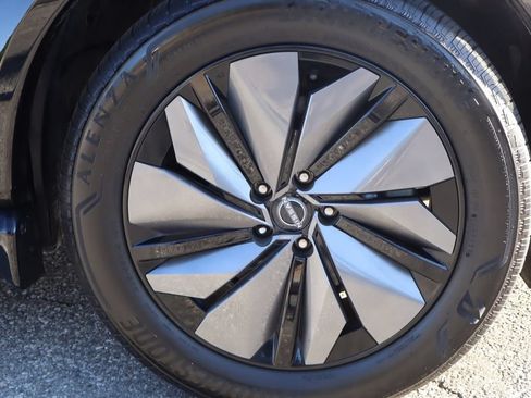 Used 2024 Nissan Ariya AWD image 10